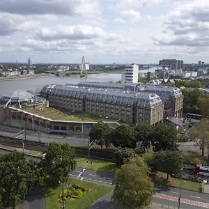 Szálloda Maritim, Köln